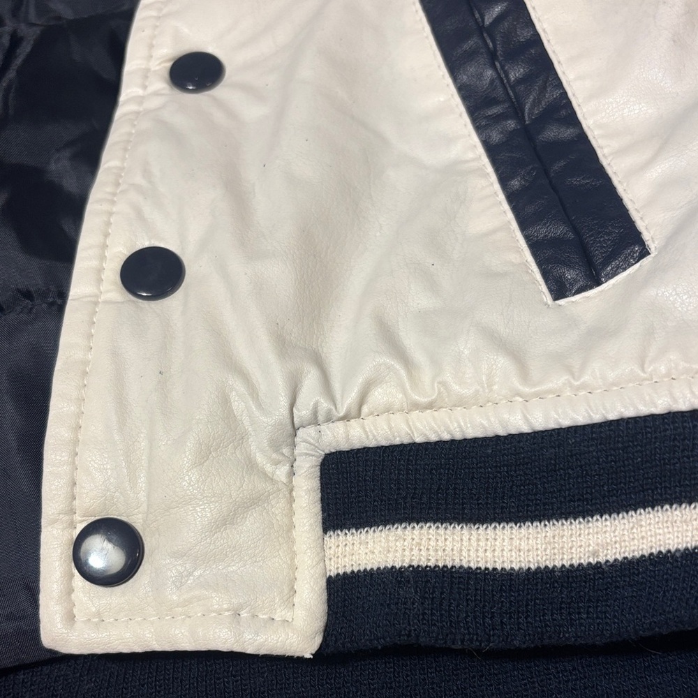 Disney Kids White Bomber Jacket Winnie the Pooh with Red Sleeves and Navy Trim - Picture 10 of 12